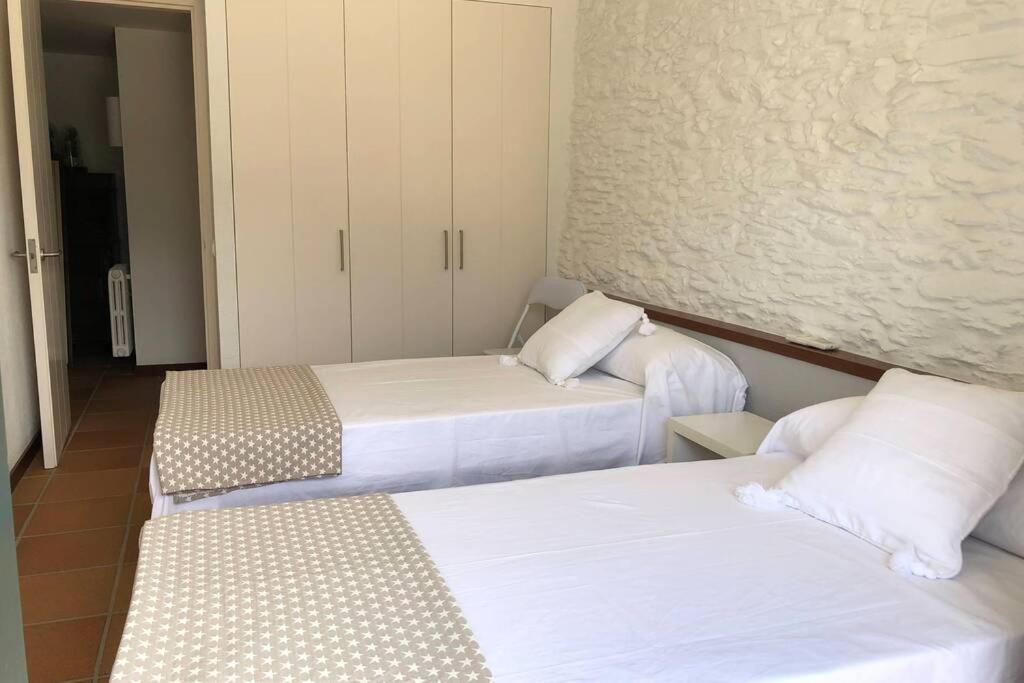 Roques - Casa En Primera Linea De Mar En Cadaques Luaran gambar