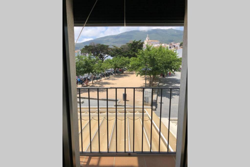 Roques - Casa En Primera Linea De Mar En Cadaques Luaran gambar