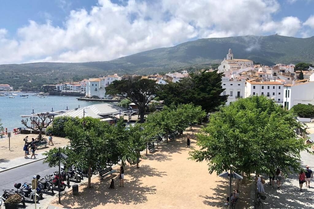 Roques - Casa En Primera Linea De Mar En Cadaques Luaran gambar